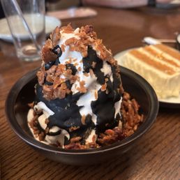 Sesame sauce and peanut brittle ice cream