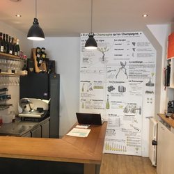 L'Extra Brut - The back bar.