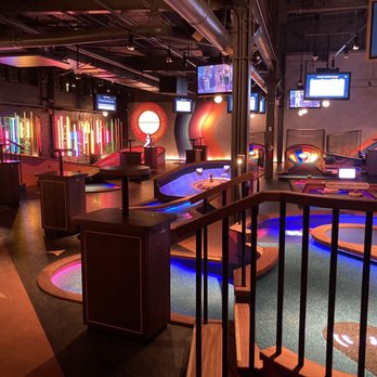 Puttshack - Pittsburgh - Mini Golf Near Me - Pittsburgh, Pennsylvania