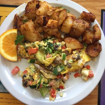Beach Break Cafe - Veggie Scramble with Homestyle Potatoes - Breakfast & Brunch Near Me - Oceanside, California Beach Break Cafe - Veggie Scramble with Homestyle Potatoes - Breakfast & Brunch Near Me - Oceanside, California