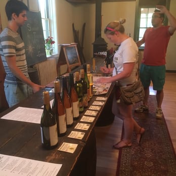 Eagle Crest Vineyards - Wineries Near Me - Conesus, New York
