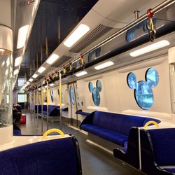 港鐵迪士尼站 - Inside of the train
