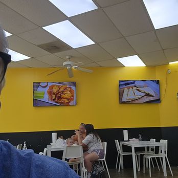 Chex Grill - Dining area - Cheesesteaks Near Me - Charlotte, North Carolina