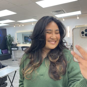 The Vivid Salon - Hair Salons Near Me - Tarzana, California