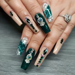 Nails By Yosi - Emerald green nails