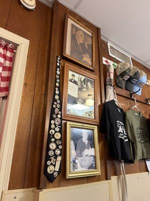 Canteen Lunch in the Alley by null