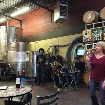 Kingman Estates Winery - Jazz, Maverick red, cannoli until 7! Nice Thanks! - Wineries Near Me - Brighton, Colorado