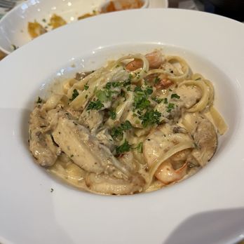 Cafe Napolina - Alfredo Chicken with shrimp - Pizza Near Me - Concord, California Cafe Napolina - Alfredo Chicken with shrimp - Pizza Near Me - Concord, California