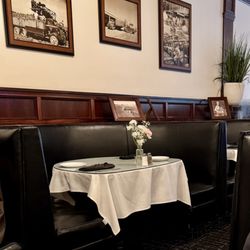 The Growers Pub - Seating