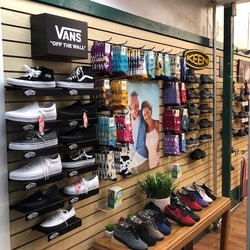 Beck’s Shoes - Men's & Women's Casual Everyday Shoes.