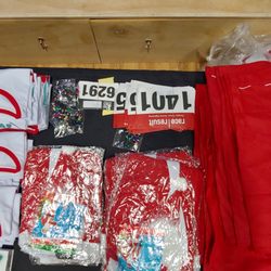 1st Place Sports - Picking up my goody bag for the 5K Santa run Saturday