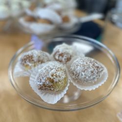 Sugar Moon - Lemon coconut madeleine