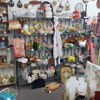 Village Antique Mall - Antiques Near Me - Mount Dora, Florida Village Antique Mall - Antiques Near Me - Mount Dora, Florida