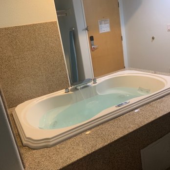 Pacifica Beach Hotel - In-Room Jacuzzi - Hotels Near Me - Pacifica, California Pacifica Beach Hotel - In-Room Jacuzzi - Hotels Near Me - Pacifica, California