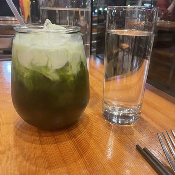 NOM NOM Restaurant & Grill - Green Thai Iced Tea - Vietnamese Near Me - Vancouver, Washington