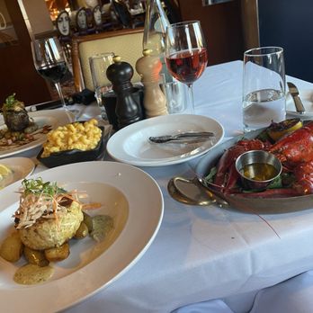 Moshulu - Table - Seafood Near Me - Philadelphia, Pennsylvania