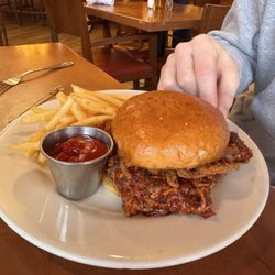 Grille 26 - PULLED PORK SANDWICH