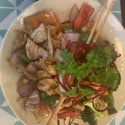 Ginger chicken with vegetables and white rice