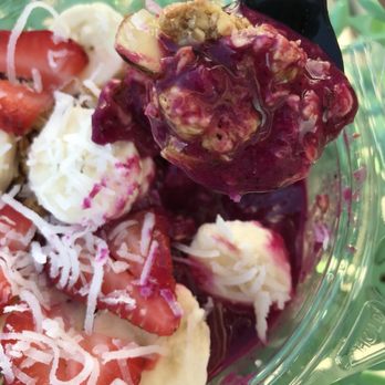 Roxberry Juice - Hawaiian bowl 32oz - Juice Bars & Smoothies Near Me - Orem, Utah