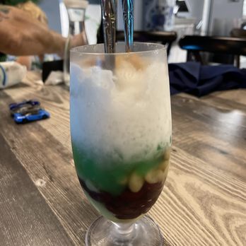 Pho Bar Vietnamese Kitchen - Che 3 Mau l TRI-COLOR BEANS DESSERT - Vietnamese Near Me - Davie, Florida Pho Bar Vietnamese Kitchen - Che 3 Mau l TRI-COLOR BEANS DESSERT - Vietnamese Near Me - Davie, Florida