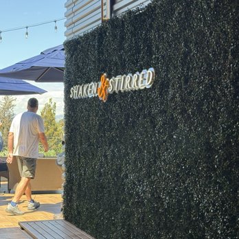 Sky & Vine Rooftop Bar - Rooftop decor - New American Near Me - Napa, California Sky & Vine Rooftop Bar - Rooftop decor - New American Near Me - Napa, California