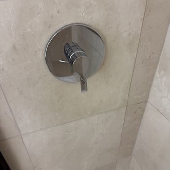 Sheraton La Jolla Hotel - Sopa scum on shower handle - Hotels Near Me - La Jolla, California