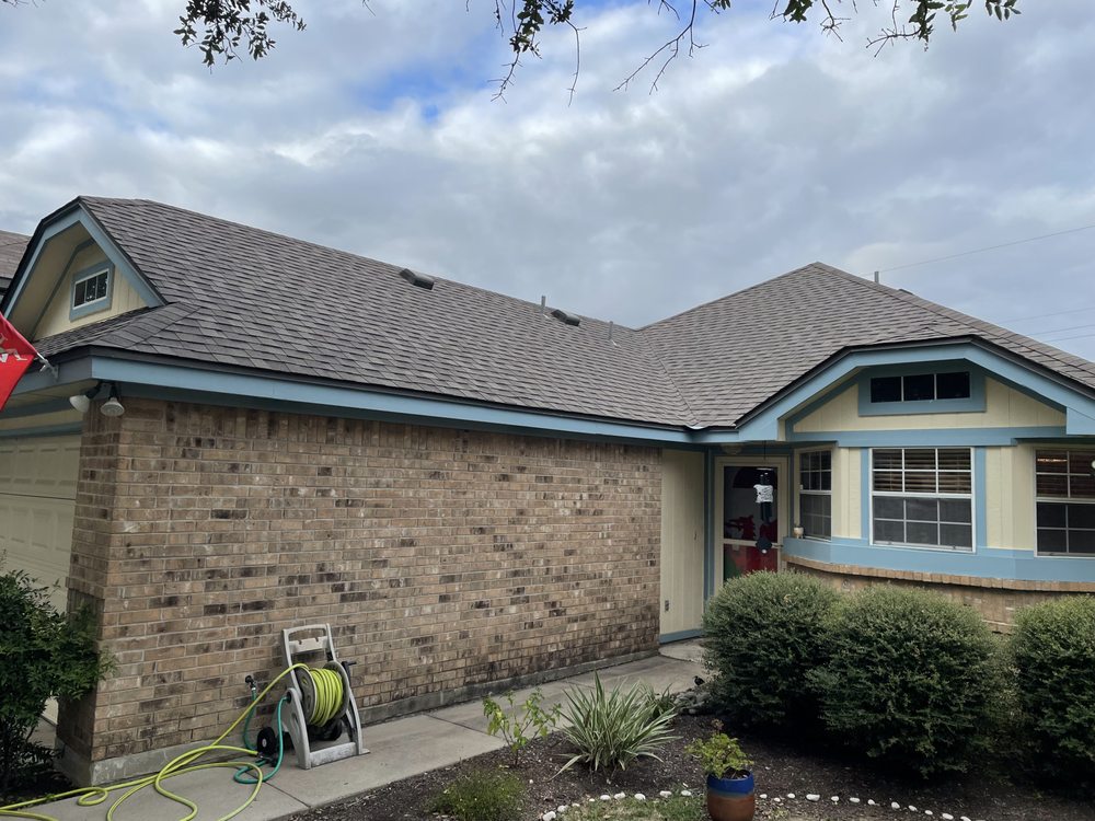 Slide of Diamond Select Roofing