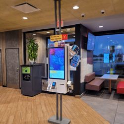 McDonald's - Order kiosk facing front door