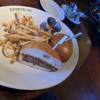 Rutherford Grill - Cheese burger - American Near Me - Rutherford, California