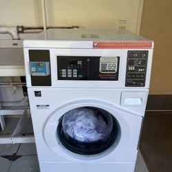 Makaha Valley Towers - Laundry room that's impossible to find.