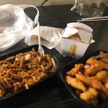 Rice Pot - Combination Lo Mein and Sweet and sour chicken with fried rice. Missing sweet and sour red sauce - Chinese Near Me - Duncanville, Texas Rice Pot - Combination Lo Mein and Sweet and sour chicken with fried rice. Missing sweet and sour red sauce - Chinese Near Me - Duncanville, Texas