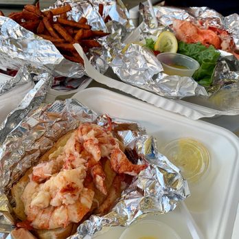 Red's Eats - Lobster rolls with their famous butter and sweet potato fries. - Seafood Near Me - Wiscasset, Maine Red's Eats - Lobster rolls with their famous butter and sweet potato fries. - Seafood Near Me - Wiscasset, Maine