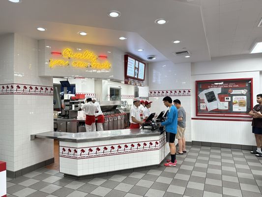 In-N-Out Burger by null