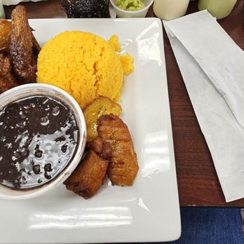 La Granja - Half chicken meal - Latin American Near Me - Plantation, Florida