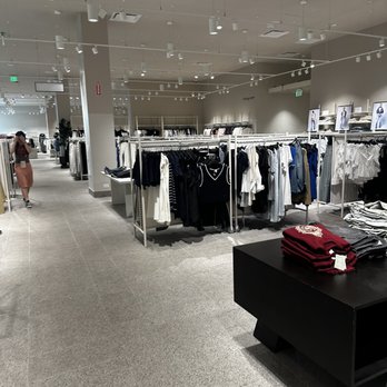 H&M - Women's Clothing Near Me - Santa Clara, California