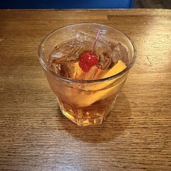 Pratt Street Ale House - Double Oaked Old Fashioned was delicious and cheap - Pubs Near Me - Baltimore, Maryland Pratt Street Ale House - Double Oaked Old Fashioned was delicious and cheap - Pubs Near Me - Baltimore, Maryland