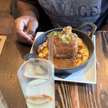 L'Gros Luxe - Breakfast & Brunch Near Me - Longueuil, Quebec