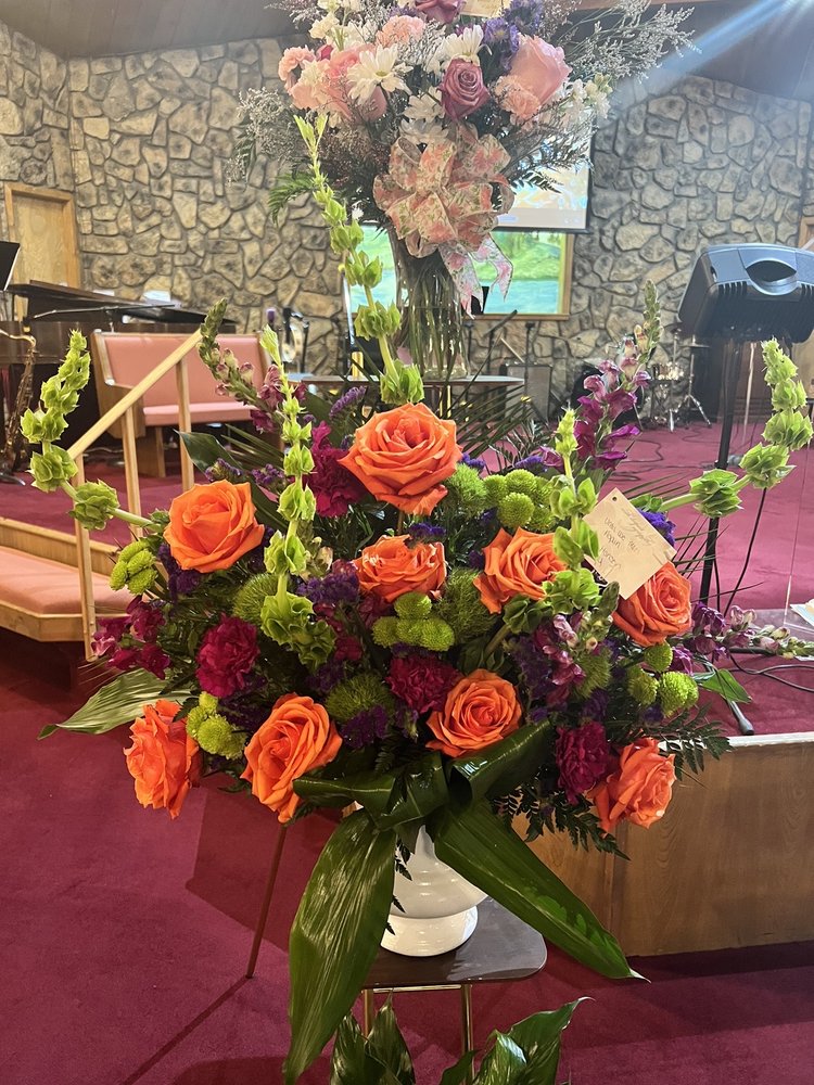 FLOWER BASKET FLORAL DESIGN & GIFTS Updated October 2024 10 Photos