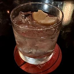 Hendrix & Soda w/Lemon Hendrix & Soda w/Lemon