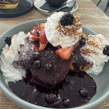 Eves Eatery - Cheesecake stuffed French toast - Pizza Near Me - Carson City, Nevada