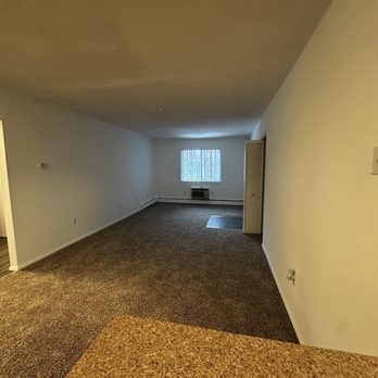 Nutmeg Woods - livingroom - Apartments Near Me - New London, Connecticut Nutmeg Woods - livingroom - Apartments Near Me - New London, Connecticut
