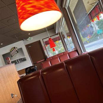 Denny's - Interior - American Near Me - Santa Paula, California