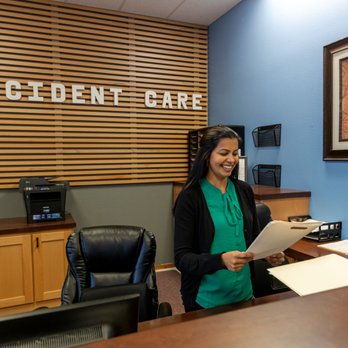 Accident Care Chiropractic - Front Entry - Chiropractors Near Me - Beaverton, Oregon