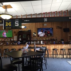 Wooded Island - Wooded Isle bar. ( in the morning)