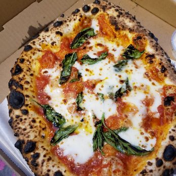 Ronan - Curbside during the pandemic ... - Pizza Near Me - Los Angeles, California