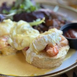 Half Moon - Lobster Eggs Benedict