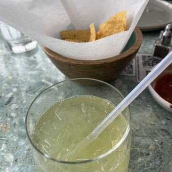 Las Brisas Mexican Restaurant - Gold margarita and chips - Mexican Near Me - Edmonds, Washington