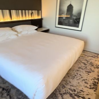 Hyatt Regency Chicago - Hotels Near Me - Chicago, Illinois
