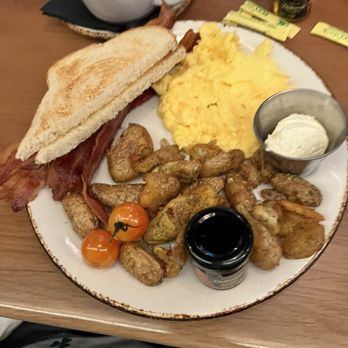 Corner Restaurant - All American* - Bars Near Me - Austin, Texas Corner Restaurant - All American* - Bars Near Me - Austin, Texas