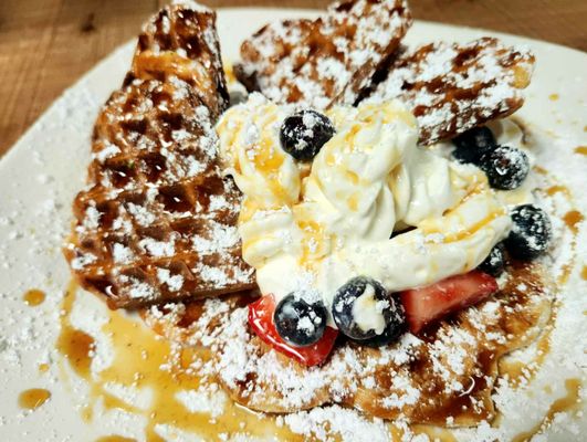 Tee Off Bar & Grill by null